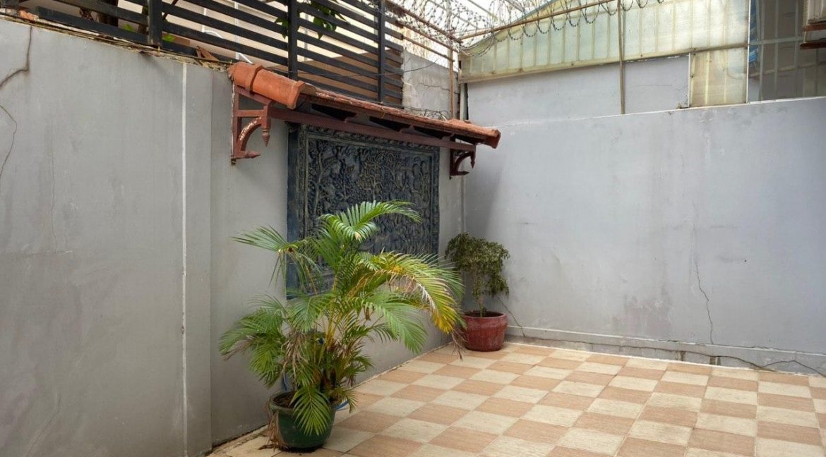 3 Bedrooms Villa for Rent in Bassac Garden, Tonle Bassac Area (7)