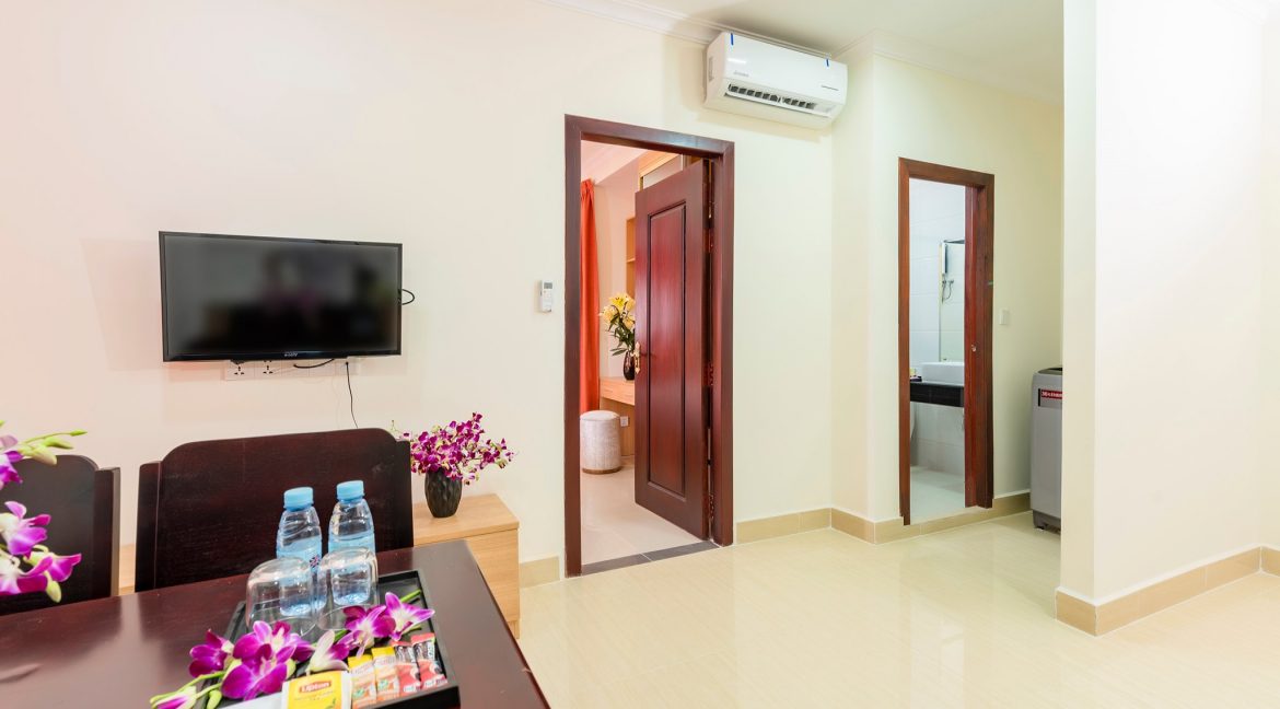 Comfortable 2 Bedroom Apartment for Rent in Toul Tom Pong I Area (3)