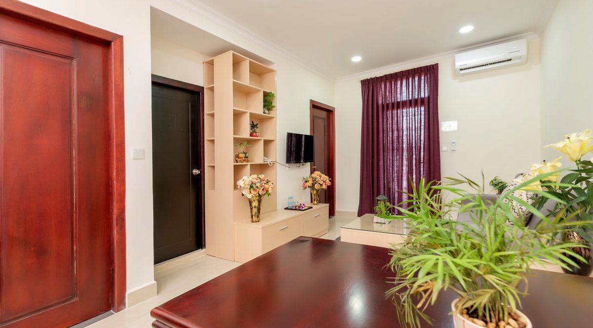 Comfortable 2 Bedroom Apartment for Rent in Toul Tom Pong I Area (8)