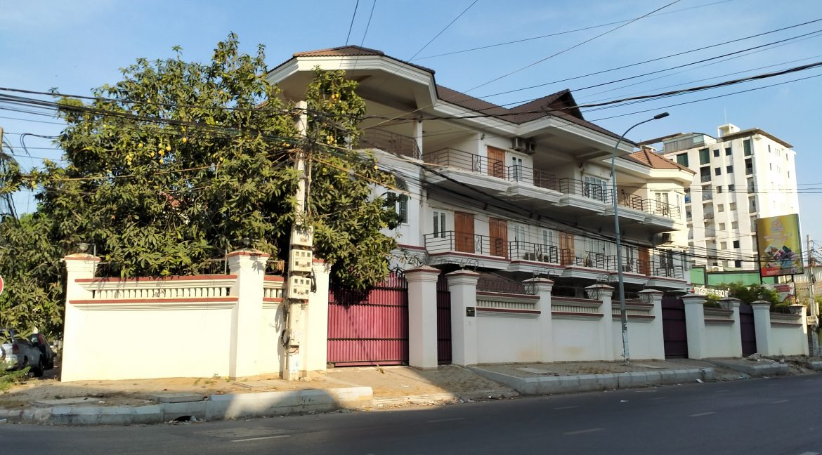 Corner Building for Sale in Toul Kork, Near Indradevi High School (2)