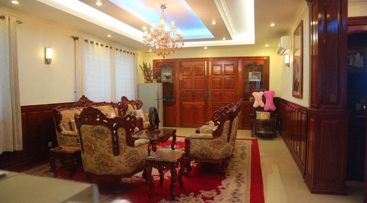 Corner Villa for Sale in Preak Ang (4)