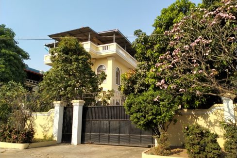 Five Bedrooms Villa for rent in Toul Kork