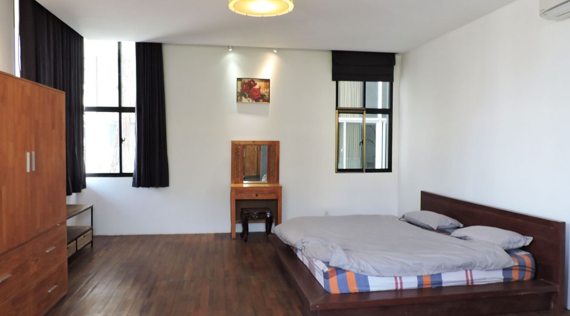 Six Bedrooms Building for Rent in Tonle Bassac Near BKK1 Market (12)