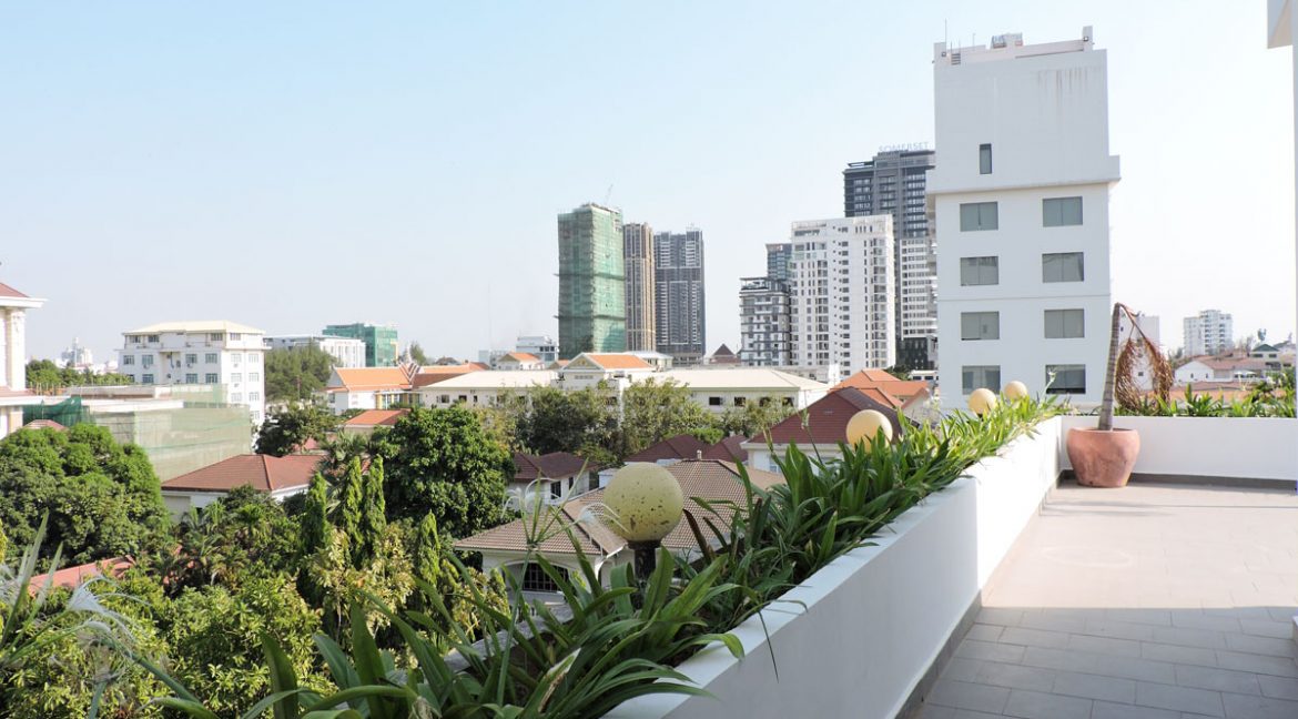 Six Bedrooms Building for Rent in Tonle Bassac Near BKK1 Market (17)