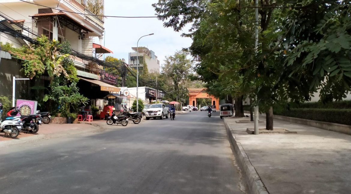 Whole Building for Rent in Tonle Bassac Near Boeung Keng Kang Area (2)