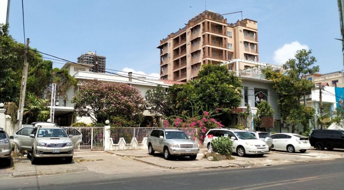 Commercial Villa for Rent in Daun Penh Near Phnom Penh Tower (2)