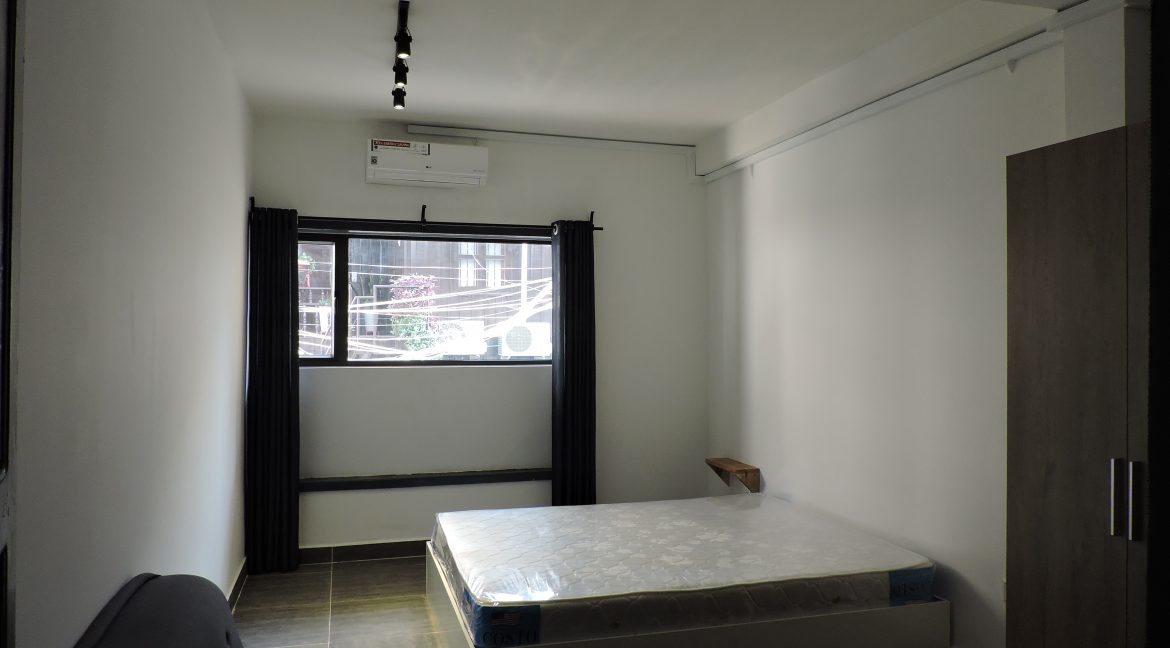 One Bedrooms Apartment for Rent in Daun Penh near Royal Palace (7)