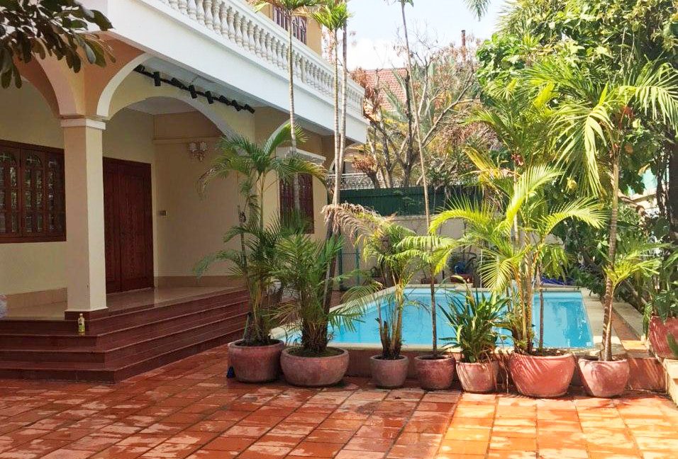 Swimming Pool Villa for Rent in Tonle Bassac (2)