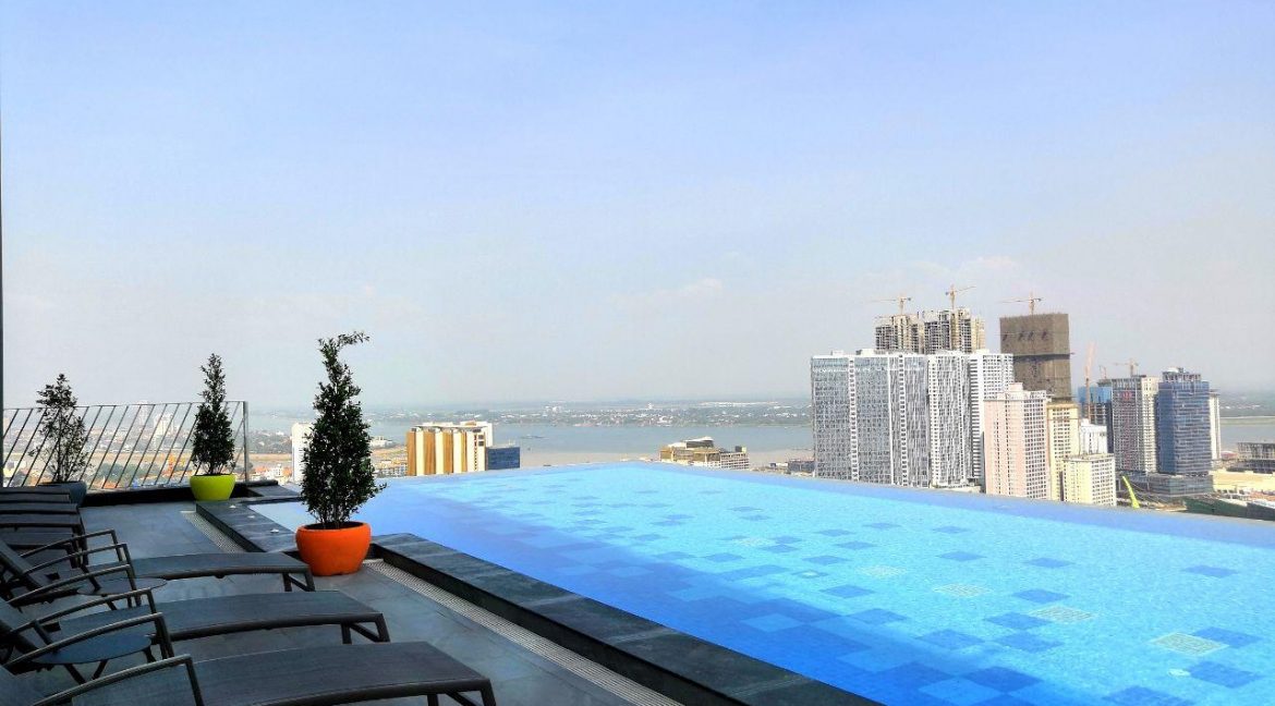 Three Bedrooms Luxury Condo for Sale in Tonle Bassac (13)