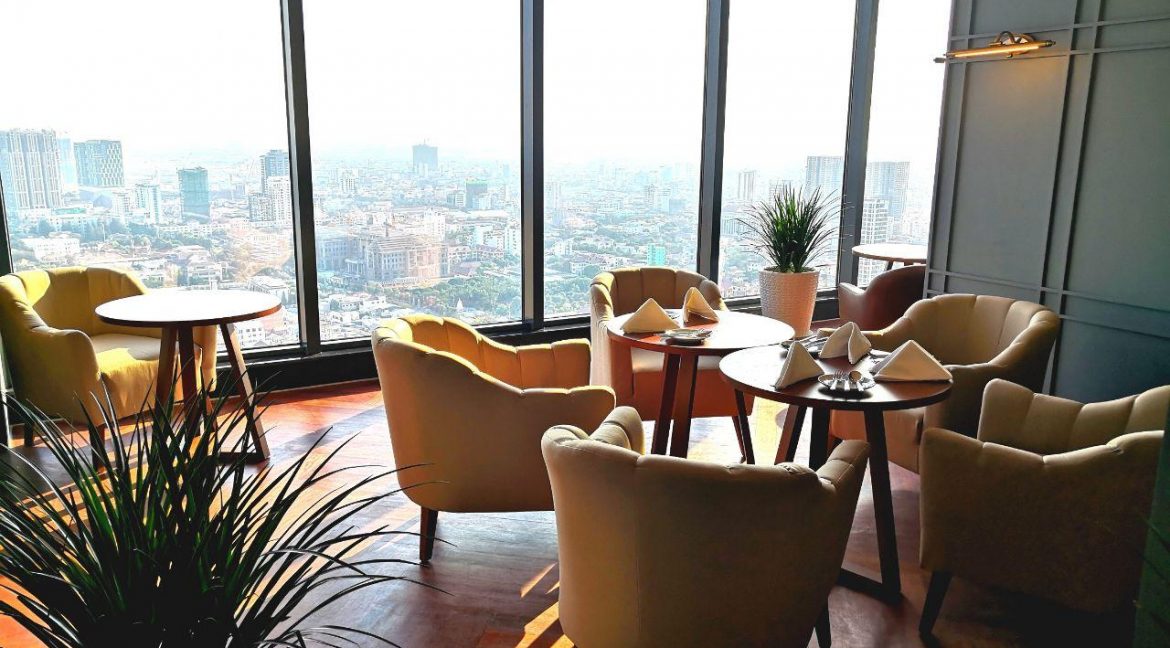 Three Bedrooms Luxury Condo for Sale in Tonle Bassac (17)