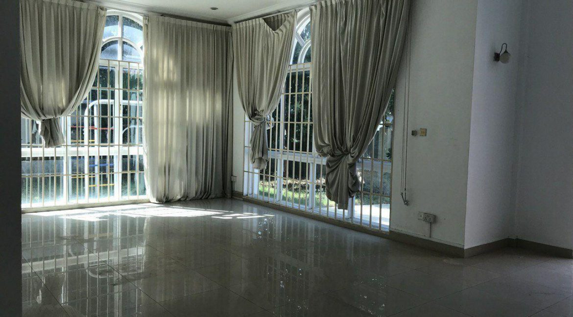 Seven Bedrooms Huge Villa for Rent in Bassac Garden (12)