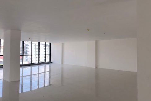 Office Space for Rent in Chamkarmon (1)