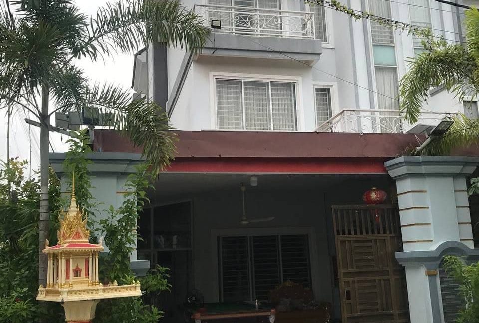 Corner Twin Villa for sale at Borey Piphup Thmey (2)