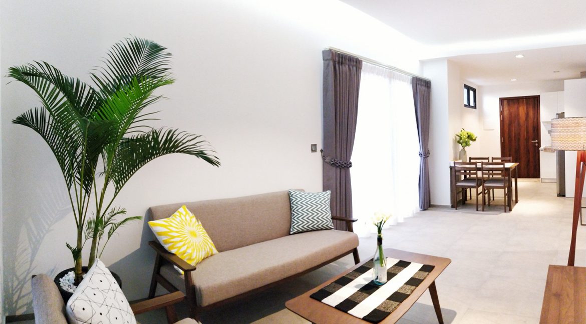 A Beautiful One Bedroom Corner Unit Apartment for rent on the road Mong Reththy (5)