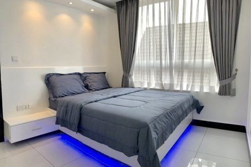 2 Bedrooms Service Apartment with fully furnished free access to gym, steam, sauna and pool in BKK3 (1)