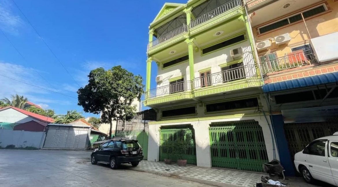 Commercial Huge House for Rent in Tuol Kork Area (3)