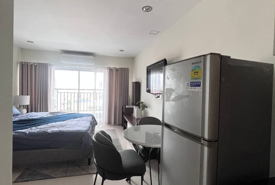 Good Living Studio Condominium for rent in Tuol Kork is available now (3)