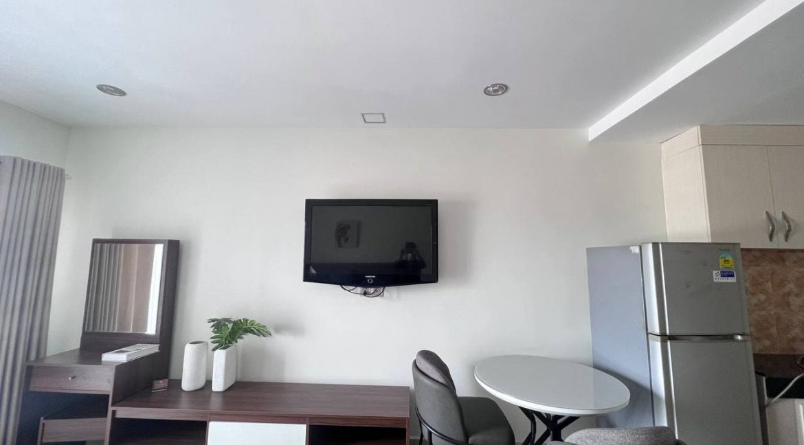 Good Living Studio Condominium for rent in Tuol Kork is available now (5)