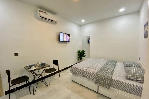 Good Location Service Studio Apartment for rent in Tuol Kork (1)