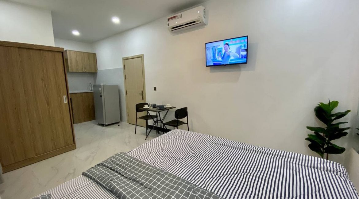 Good Location Service Studio Apartment for rent in Tuol Kork (2)