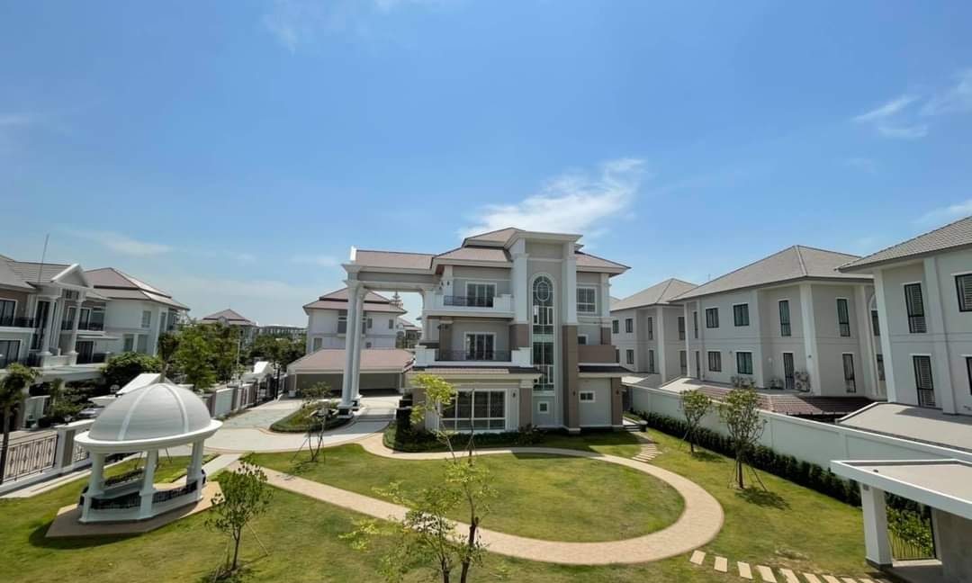 Luxury KIng A Villa For Sale In Borey Peng Huoth Boeng Snor Eco Melody (10)