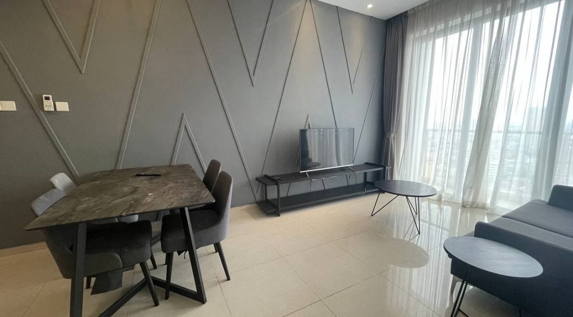 Modern Style 1 Bedroom Condominium with private balcony access with gym and swimming pool (11)