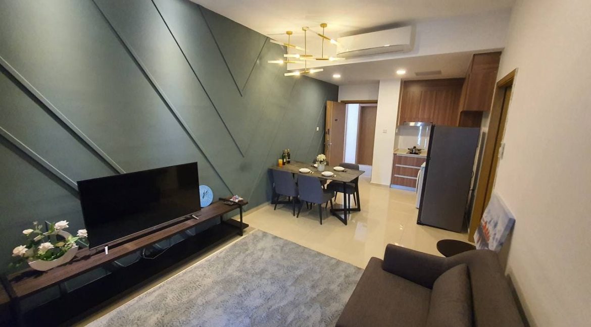 Modern Style 1 Bedroom Condominium with private balcony access with gym and swimming pool (8)