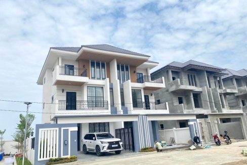 Modern Twin villa for sale in Khan Dangkor district (1)