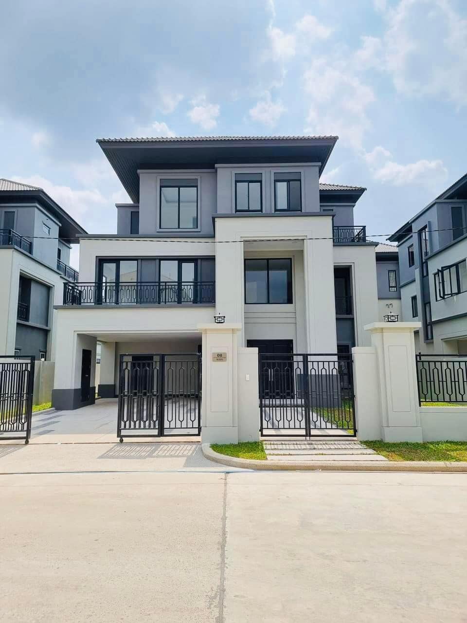 Queen Villa For Sale In Borey Chip Mong 60M  Near By Project AEON3 Market