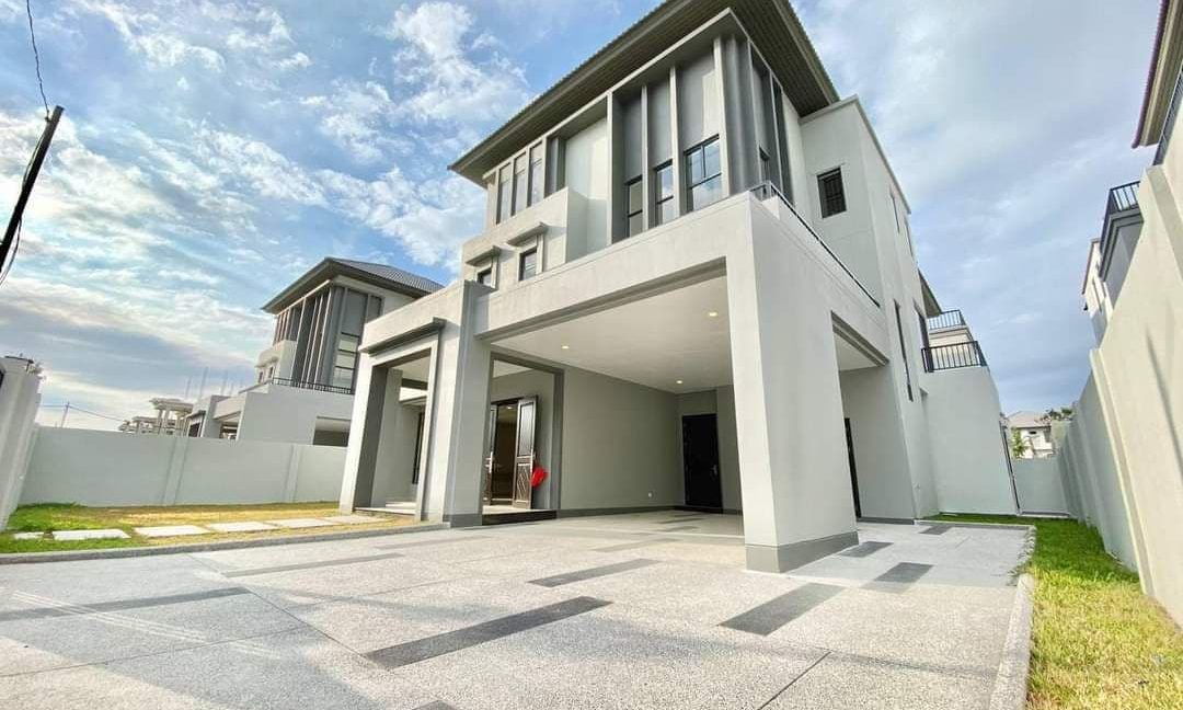 Queen Villa For Sale In Borey Chip Mong 60M Near By Project AEON3 Market (2)