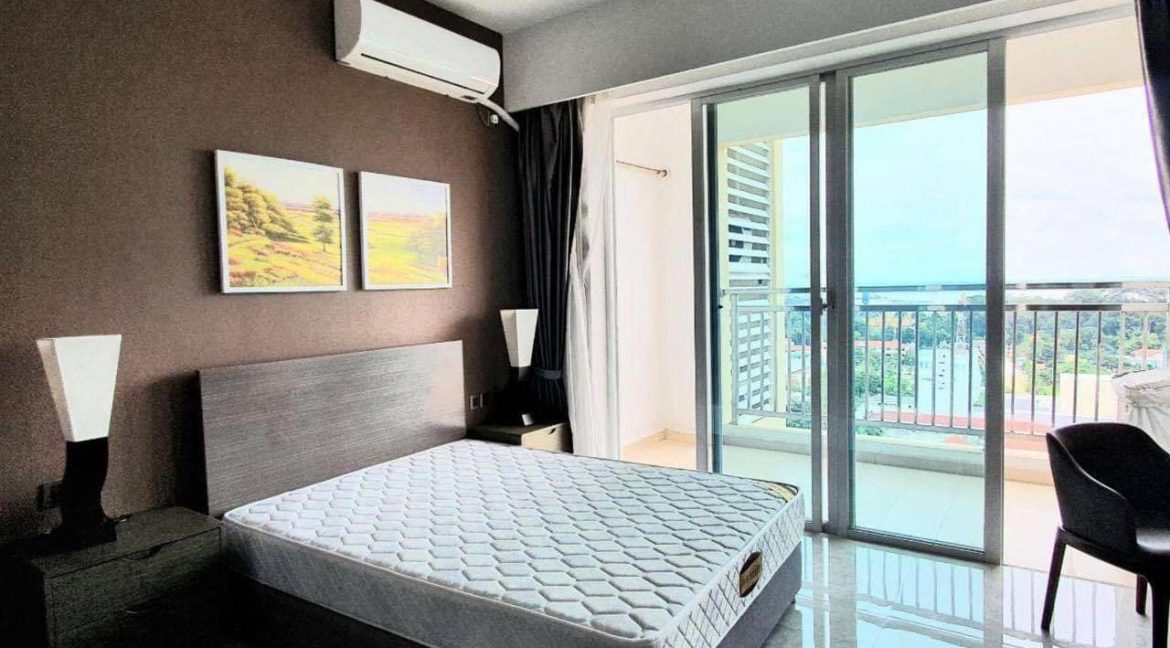 Service Studio Apartment with balcony for rent in Daun Penh is free booking now (1)