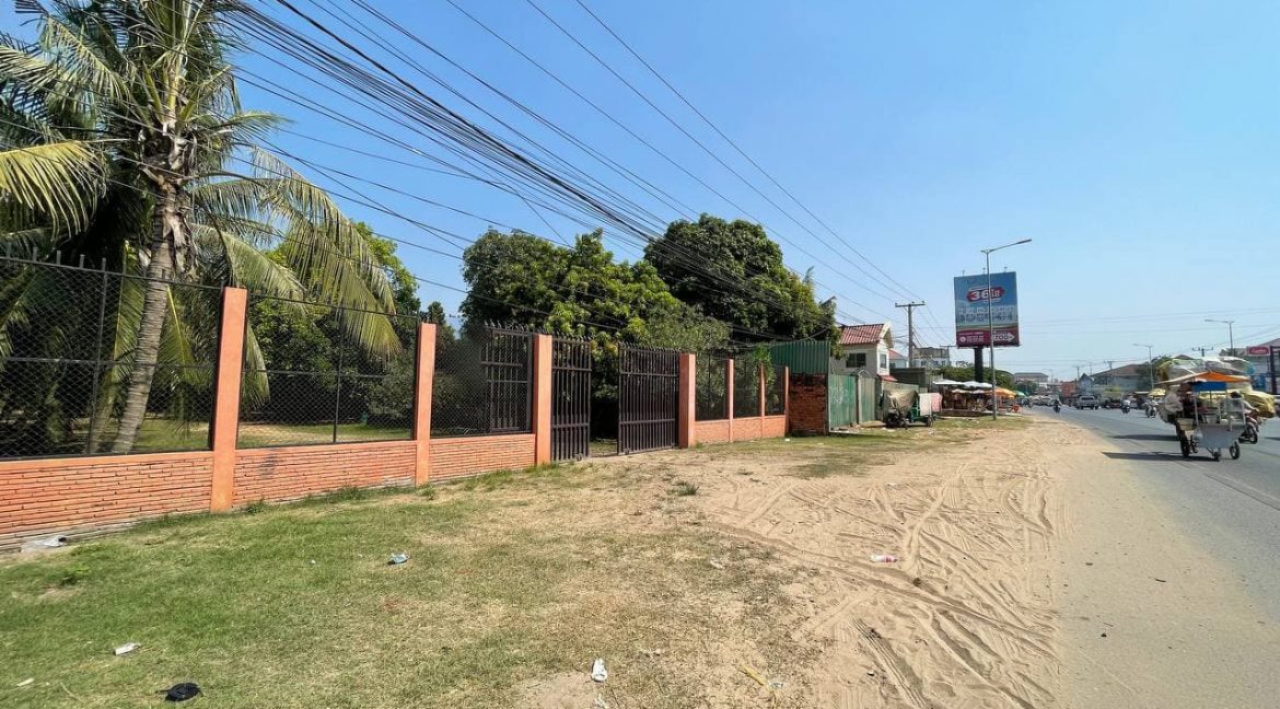 Spacious Land for sale along the National Road 1 in Prek Ek (5)