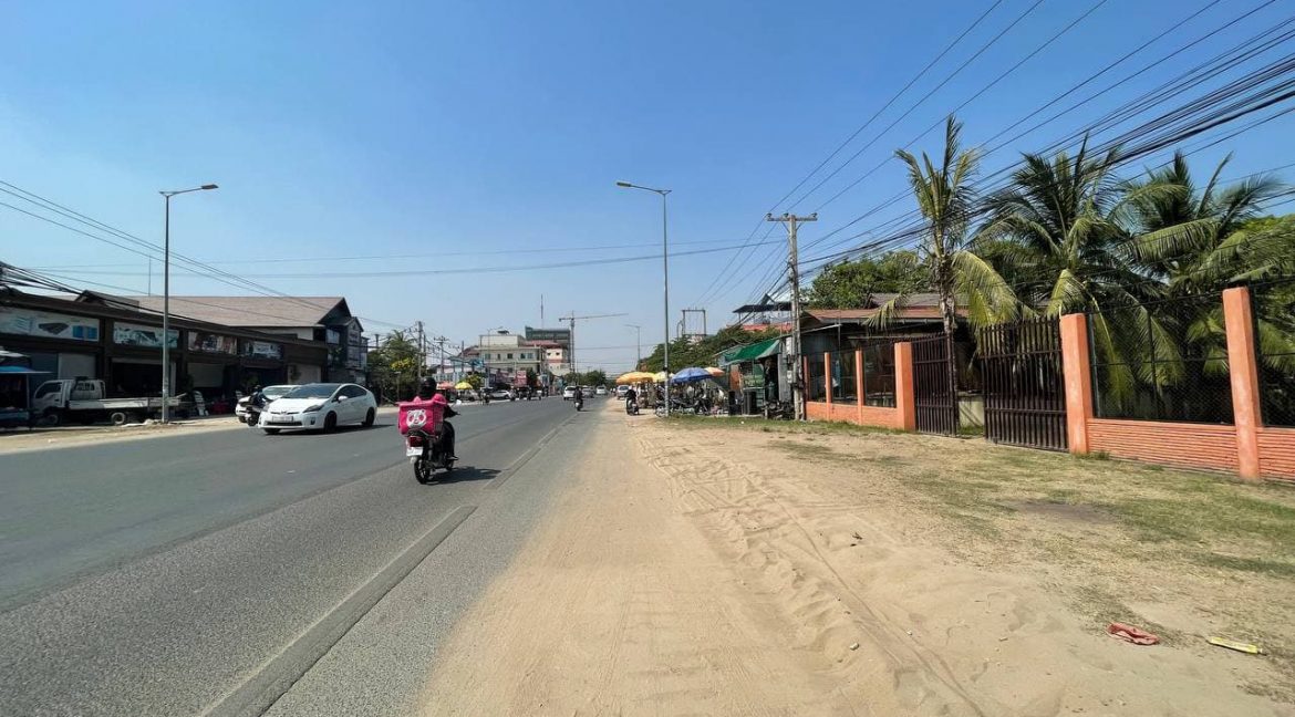 Spacious Land for sale along the National Road 1 in Prek Ek (6)