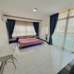 Good Location 3 Bedrooms Condominium for rent access to gym, Steam sauna and pool (1)