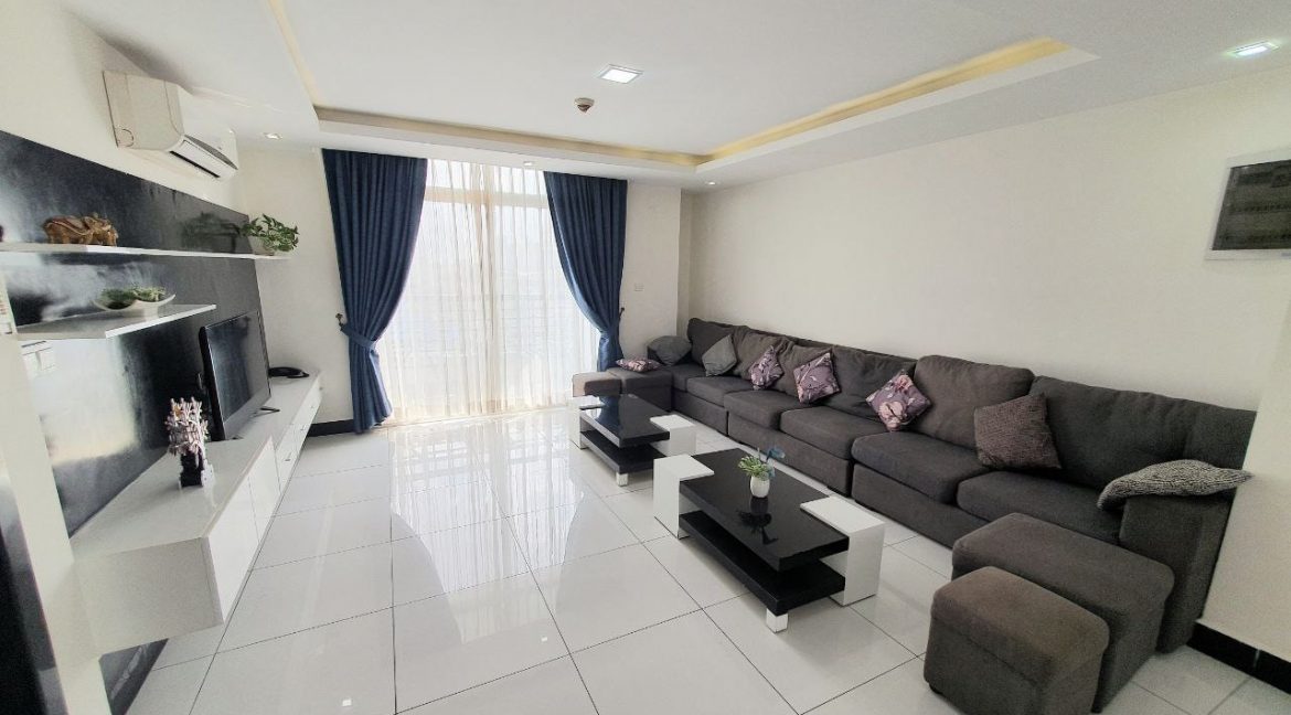 Good Location 3 Bedrooms Condominium for rent access to gym, Steam sauna and pool (5)