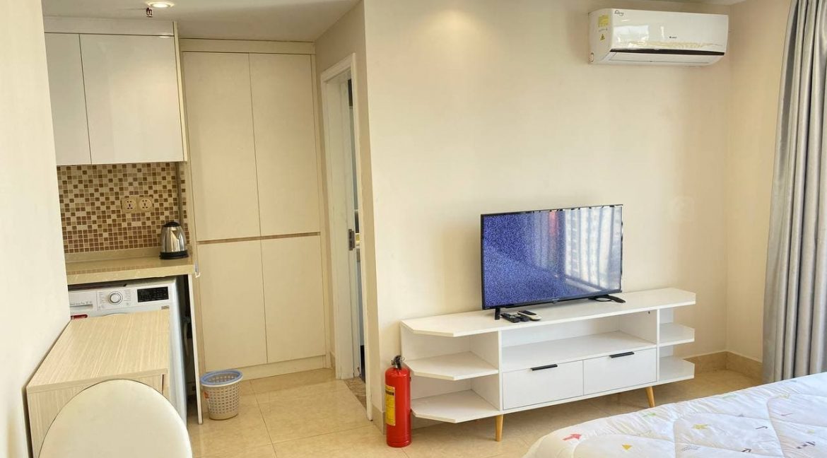 Good Location – Studio Apartment for rent in BKK is available now (2)