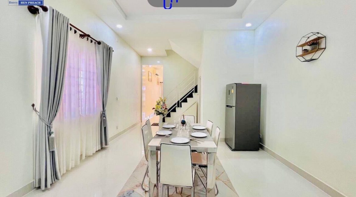 Modern Very Nice Shophouse For Sale in Dangkor (4)