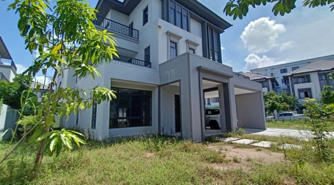 Very Nice Queen Villa For Sale In Borey Chip Mong Land (2)