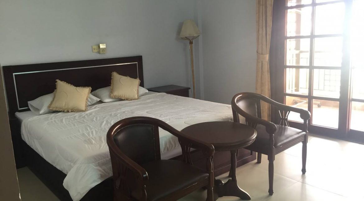 Two Bedrooms Apartment with Very Nice Location In Daun Penh (1)