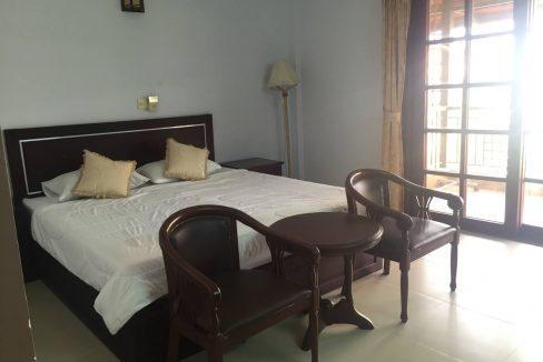 Two Bedrooms Apartment with Very Nice Location In Daun Penh (1)