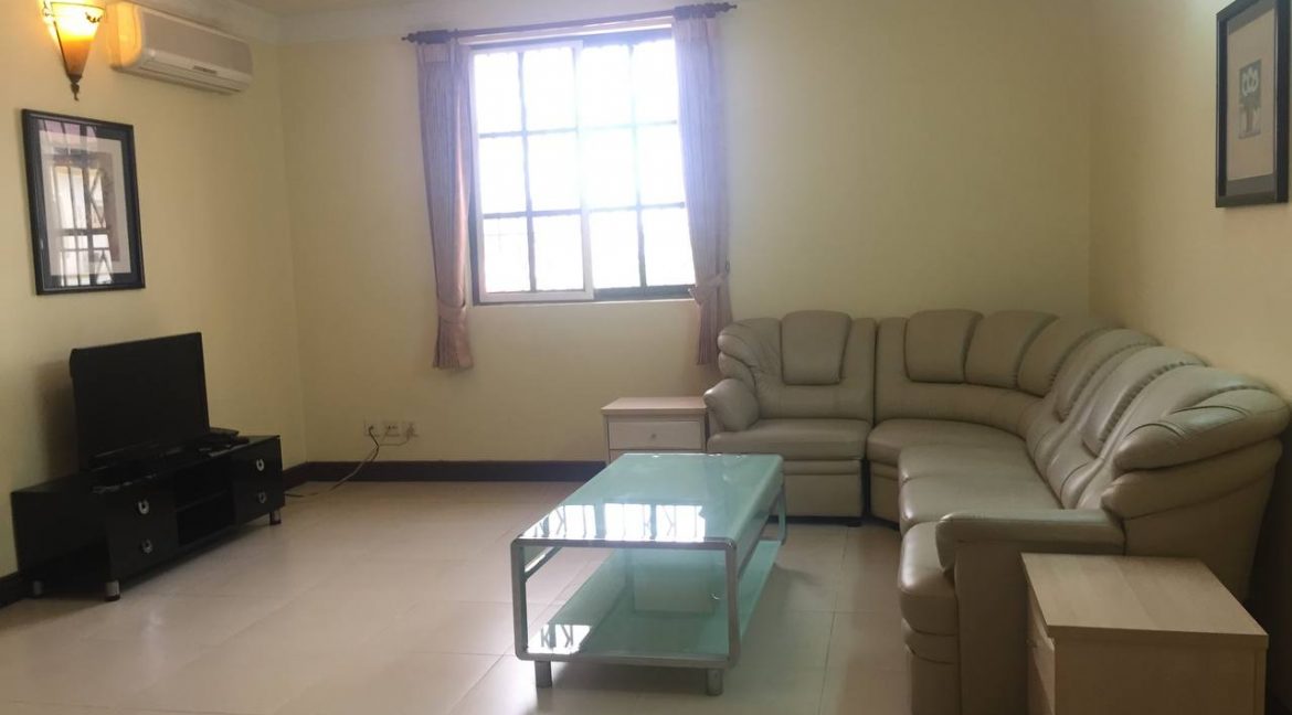 Two Bedrooms Apartment with Very Nice Location In Daun Penh (2)