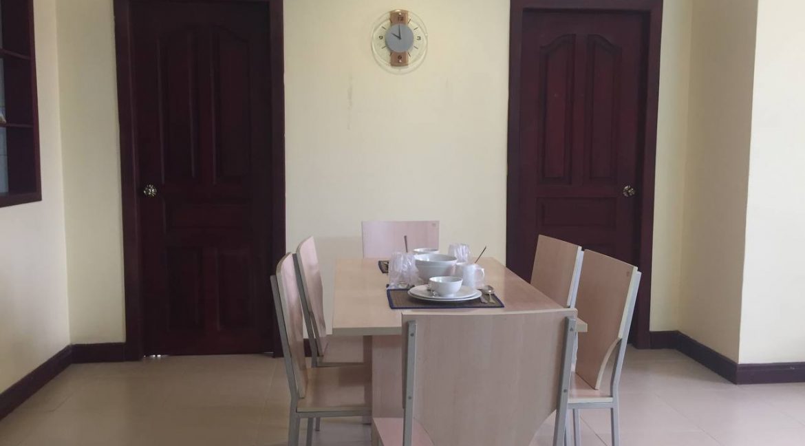 Two Bedrooms Apartment with Very Nice Location In Daun Penh (7)