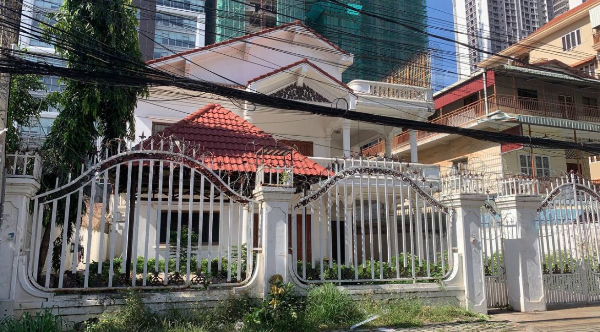 Villa for Rent with Best location in Khan Boeng Keng Kang (3)