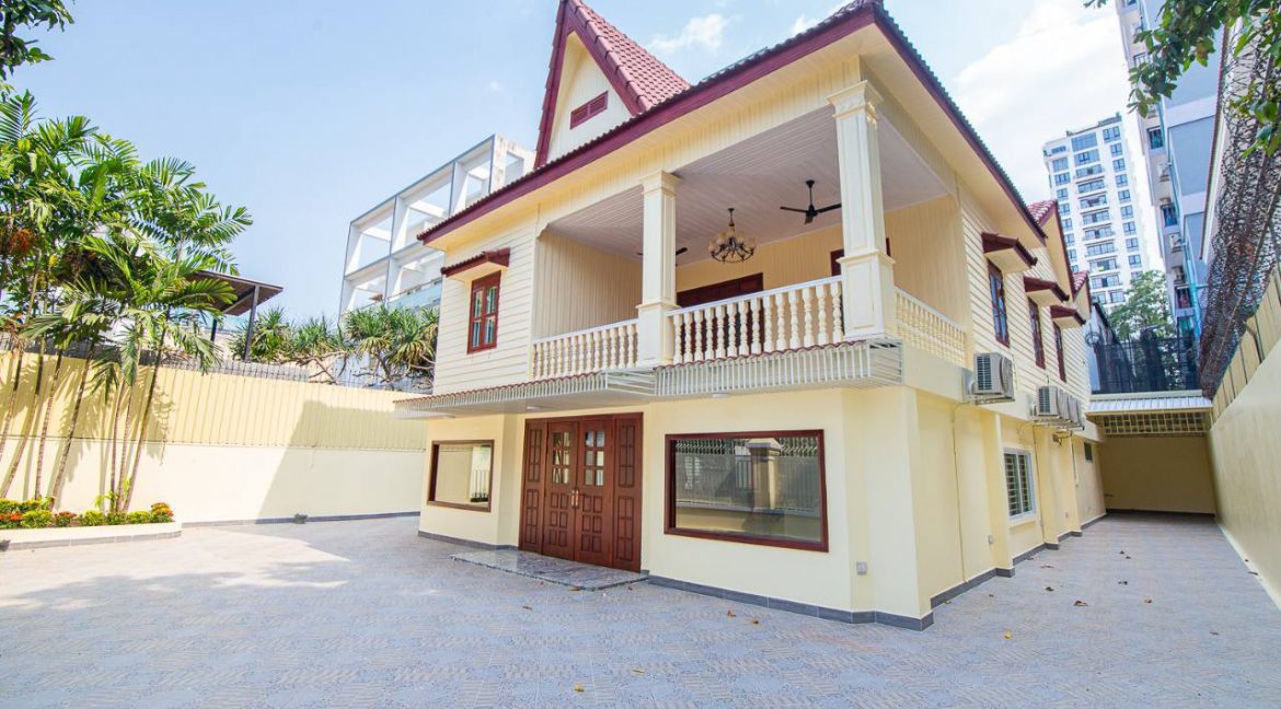 Villa for Rent with Best location in Bkk1 (3)